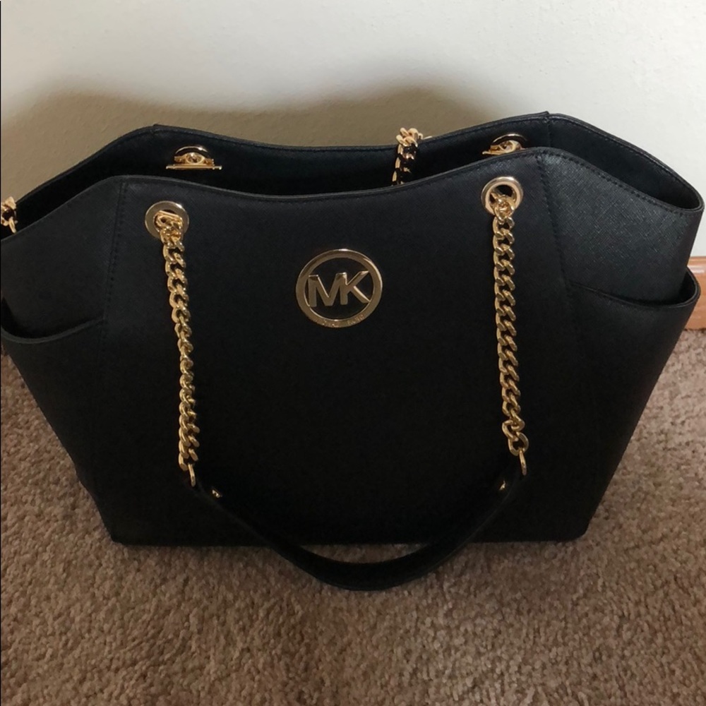 100% authentic Michael Kors Jet Set bag